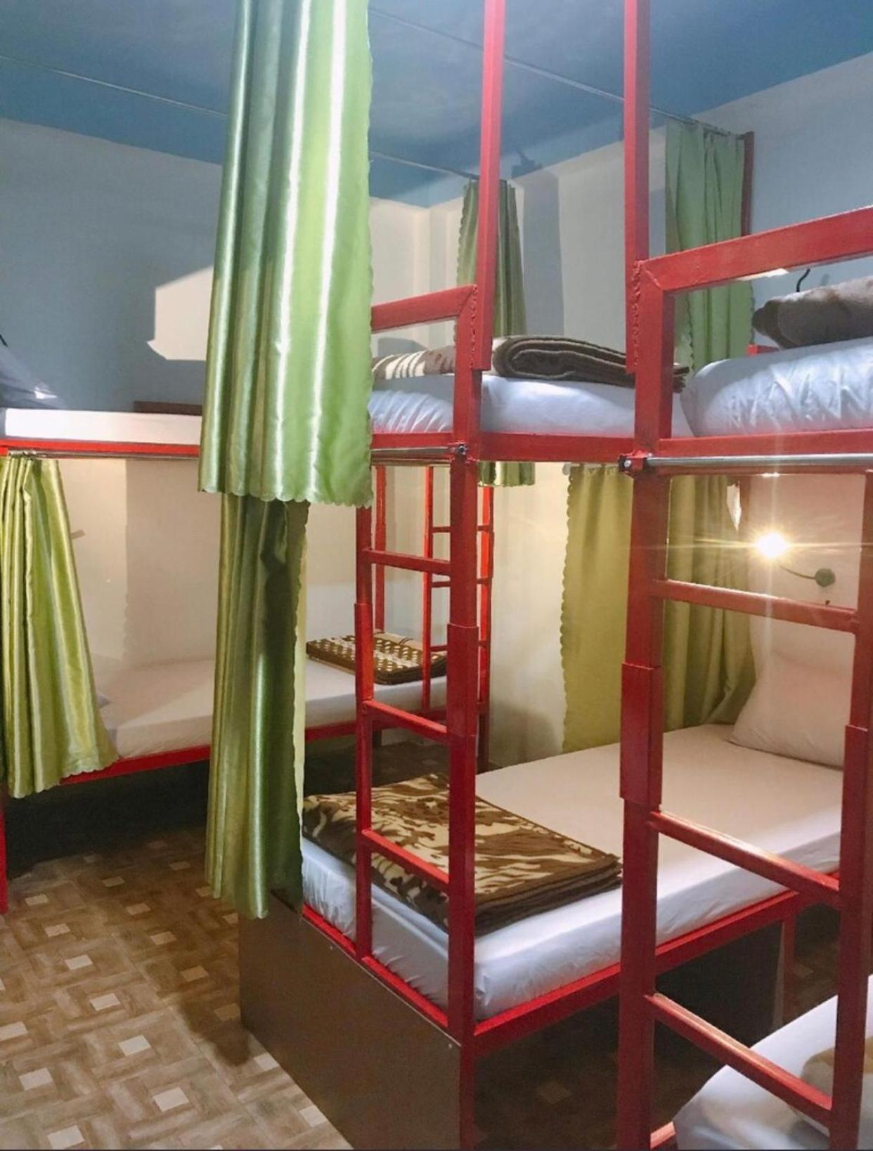 Vang Vieng Ruby Backpackers Hostel Екстериор снимка