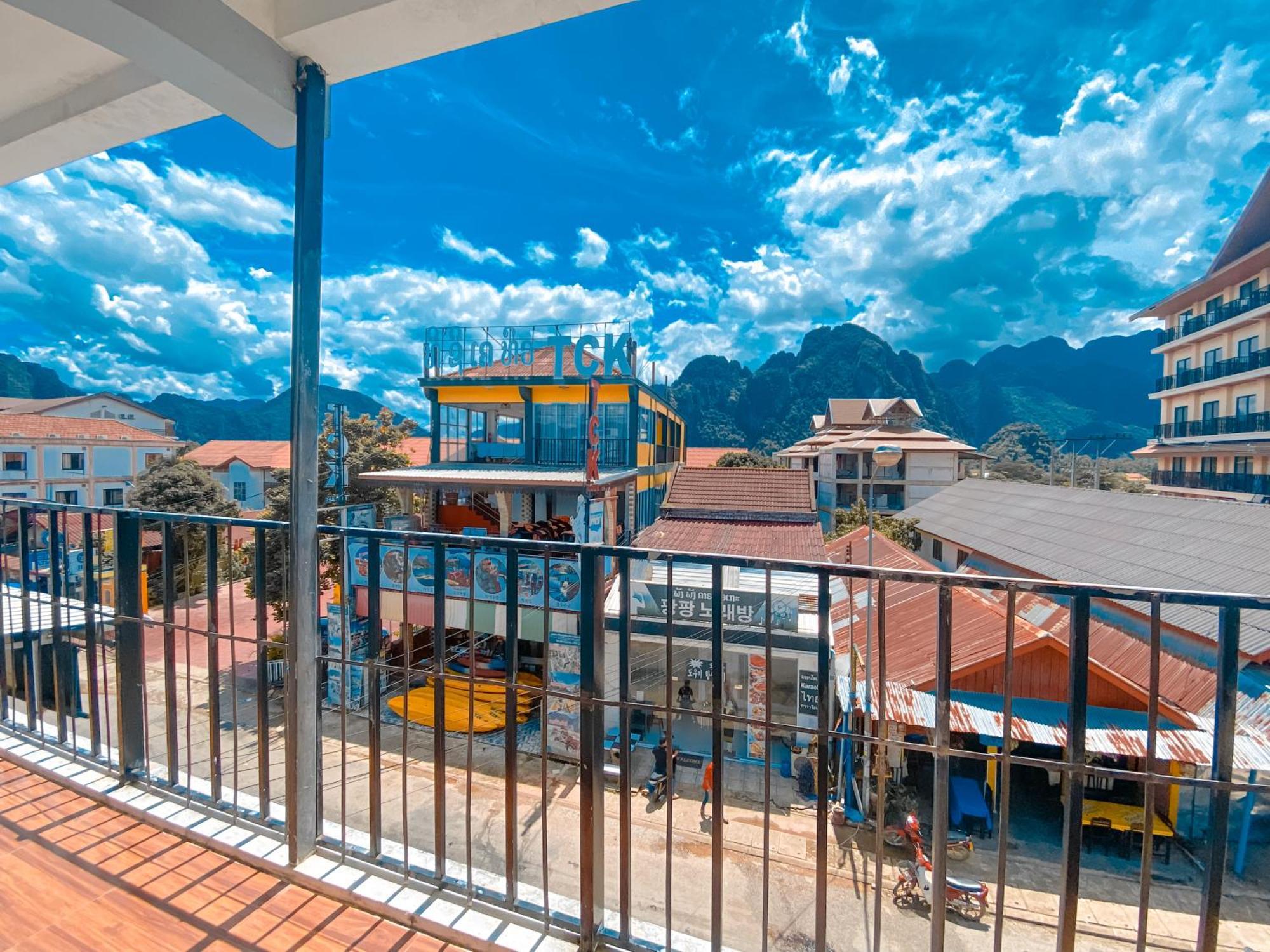 Vang Vieng Ruby Backpackers Hostel Екстериор снимка